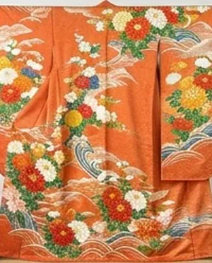 朱色の地に菊と波の振袖（イメージ）