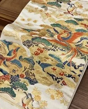白地に鳳凰を織り出した袋帯（イメージ）