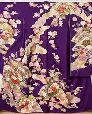 紫の地に花筏の振袖（イメージ）